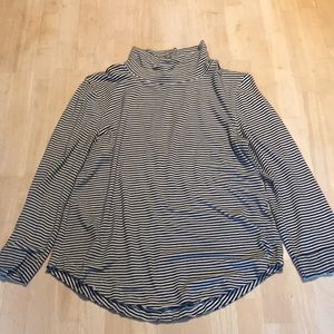 Striped FP keyhole top